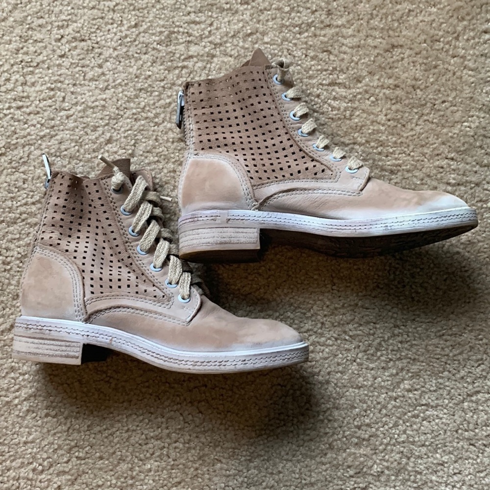 Dolce Vita Tan Ankle Boots